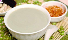 喝豆汁,品味老北京传统美食文化